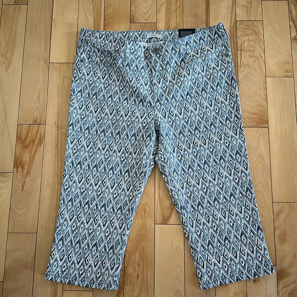 Ricki’s Jegging Capri NWT